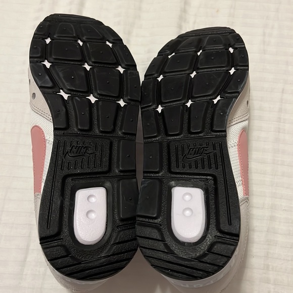 Nike venture runner size 9 - Picture 3 of 6